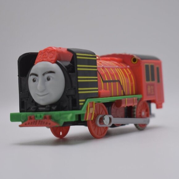 Thomas & Friends TrackMaster Yong Bao The Hero Motorized Train Engine 2013 - Picture 1 of 8
